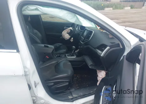 2018 Jeep Cherokee Latitude Plus 4X4 из США, поврежденный, VIN 1C4PJMLB4JD572571